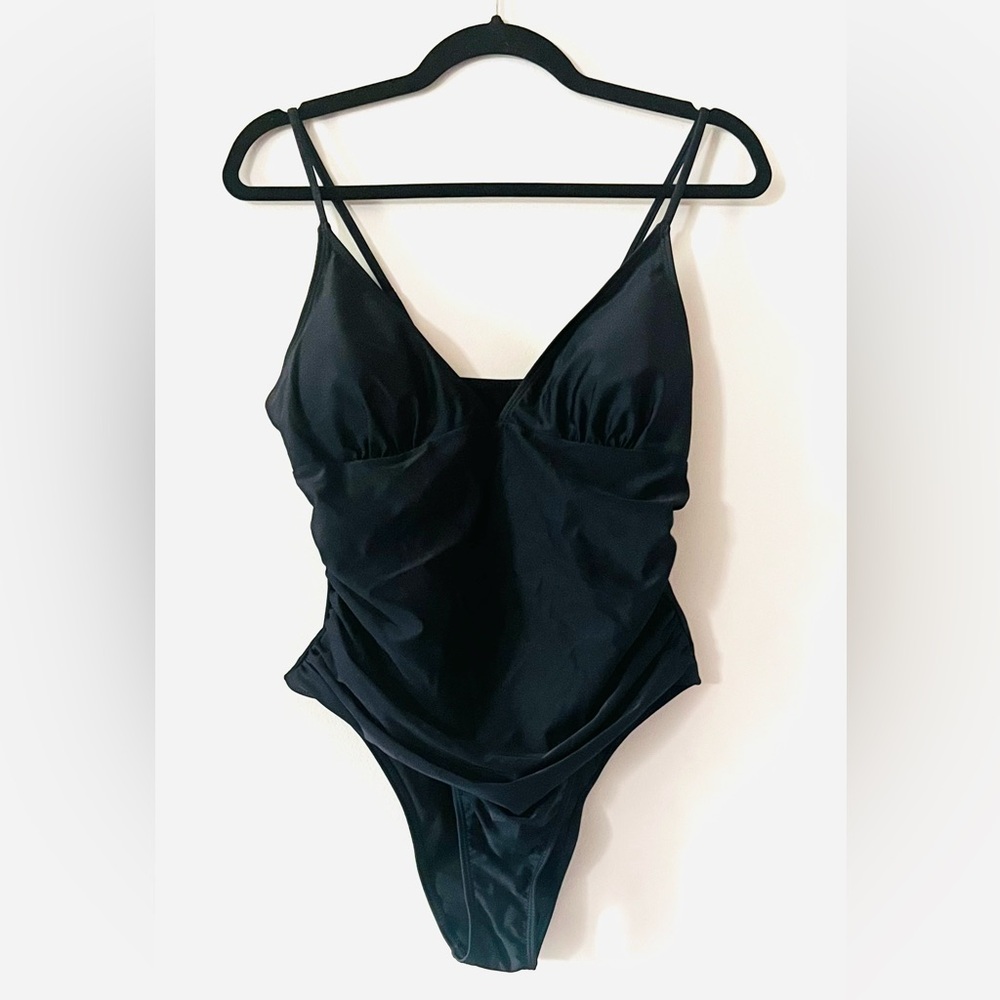 NWOT Ruched One Piece Swimsuit 🩶